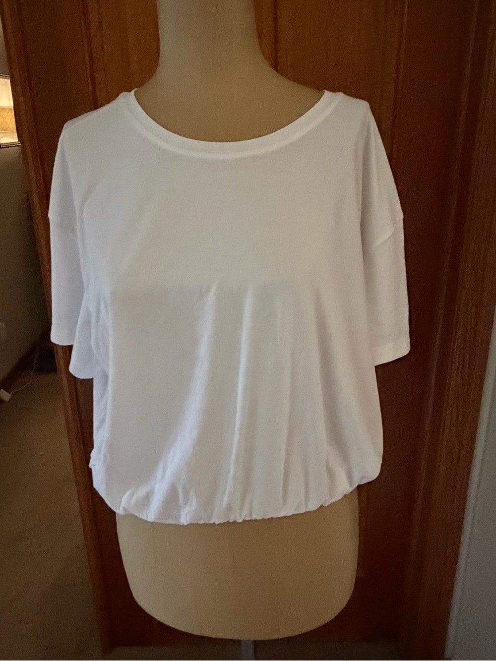 Athleta Women's White Short-Sleeve Cropped Tee with Elastic Hem